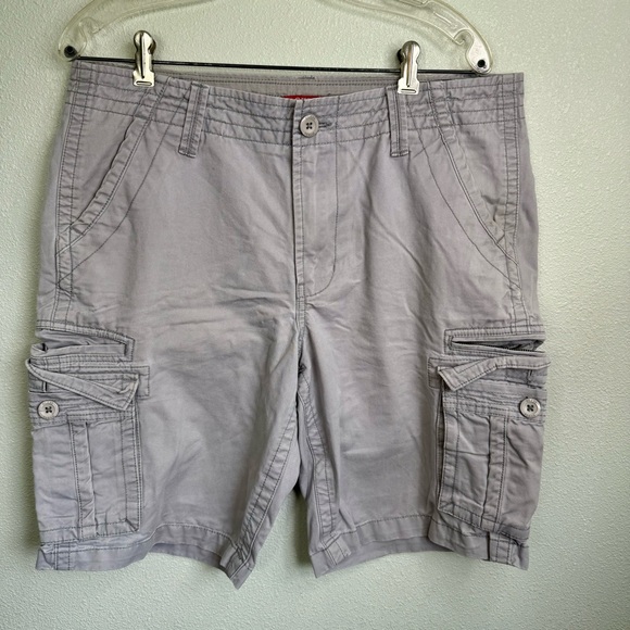 Vintage Guess Men's Cargo Shorts Gray Size 34 - Picture 7 of 7